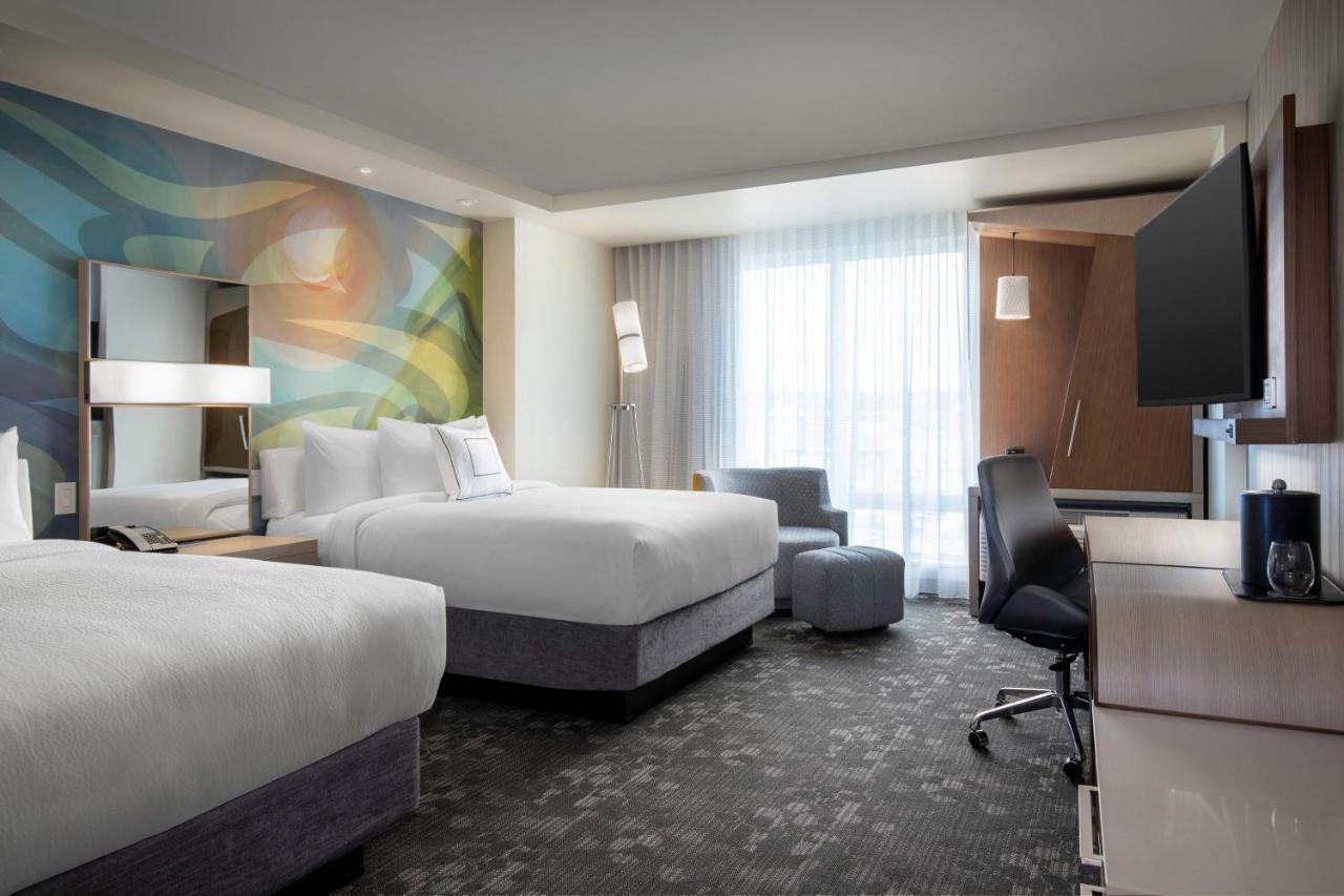 Courtyard By Marriott Nanaimo Hotell Exteriör bild