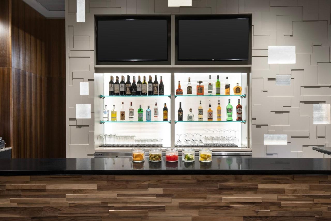 Courtyard By Marriott Nanaimo Hotell Exteriör bild