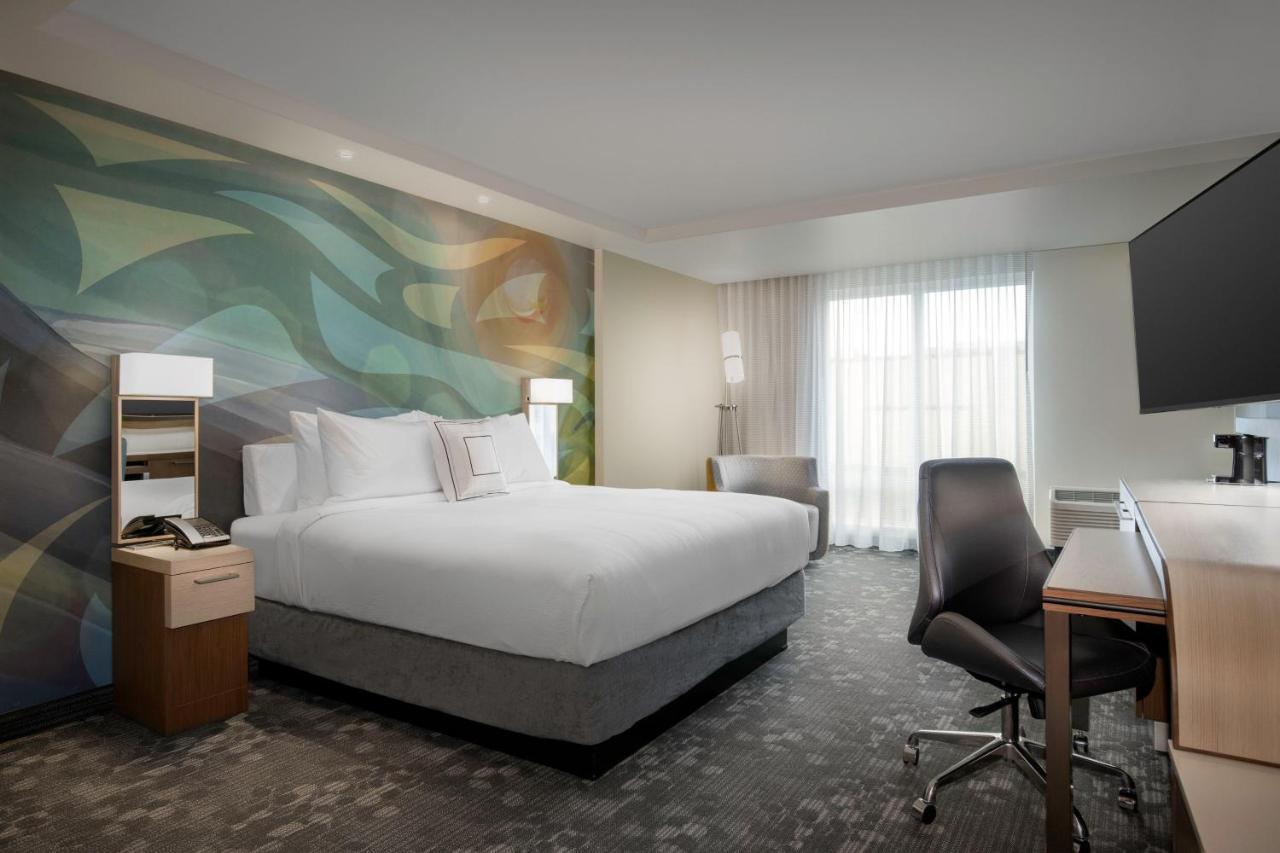 Courtyard By Marriott Nanaimo Hotell Exteriör bild