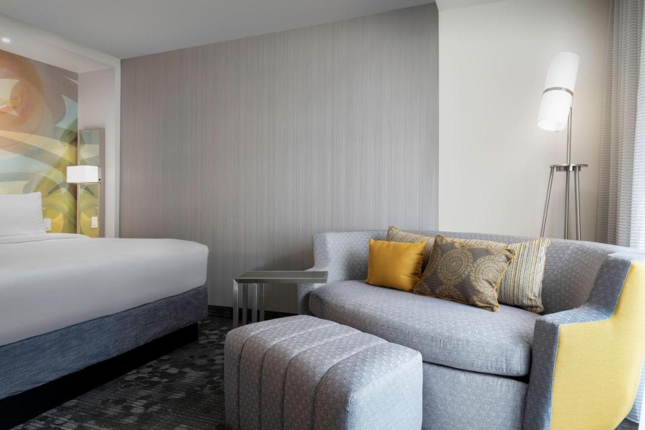 Courtyard By Marriott Nanaimo Hotell Exteriör bild